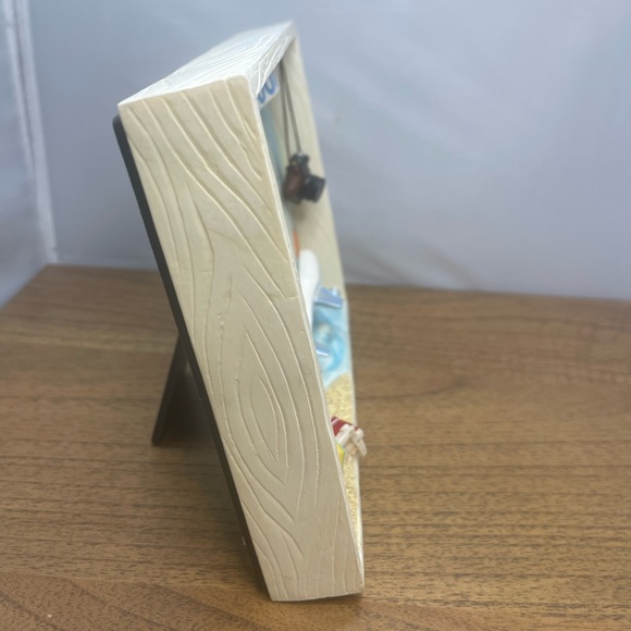 Paradise honeymoon picture frame. - Picture 4 of 6